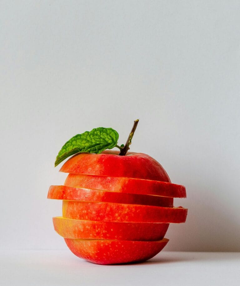 The Nutritious Power of Apples: Benefits, Weight Loss, and Essential Nutrients